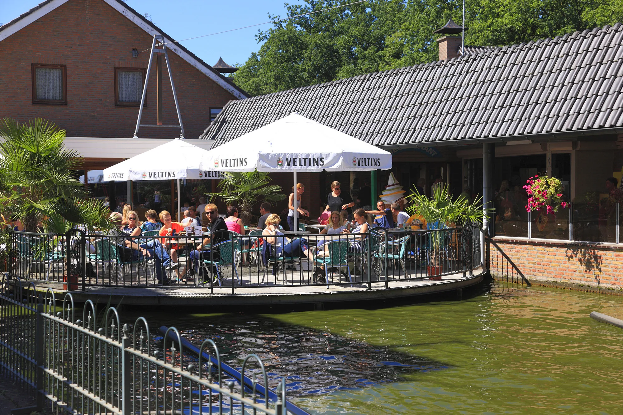 Zonneterras attractie Speelpark Hoge Boekel